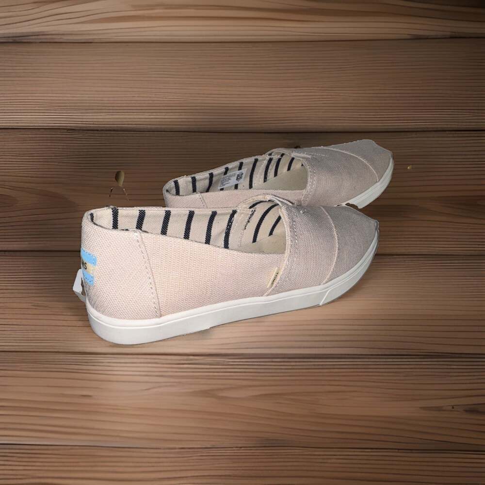 New TOMS Women's Beige Canvas Slip-On Flat Closed Toe US 8 UK 6 EU 38.5